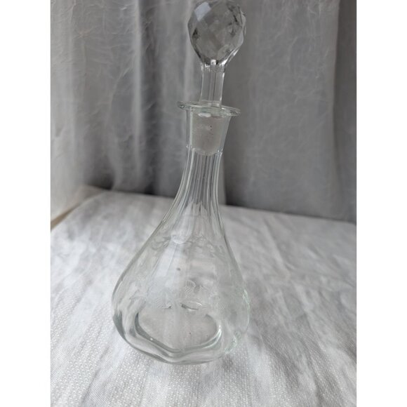 Vintage Princess House Glass Decanter With Etched Floral Design Faceted Stopper - Picture 4 of 6